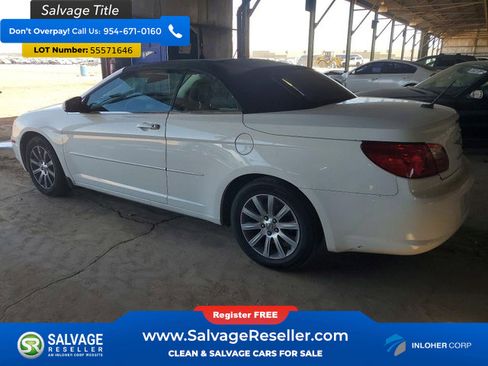 Used 2010 Chrysler Sebring Touring FWD image 3