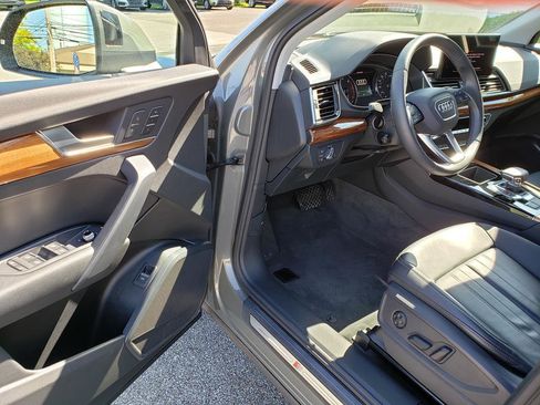 Used 2023 Audi Q5 2.0T Premium w/ Convenience Package AWD/4WD image 8