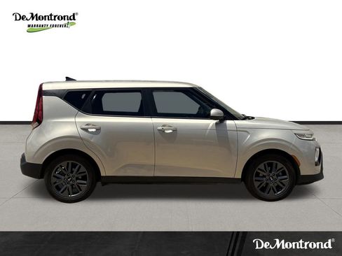 Used 2020 Kia Soul EX FWD image 4