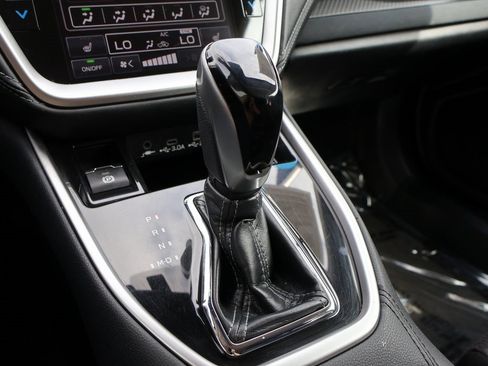 Used 2024 Subaru Outback Premium image 39