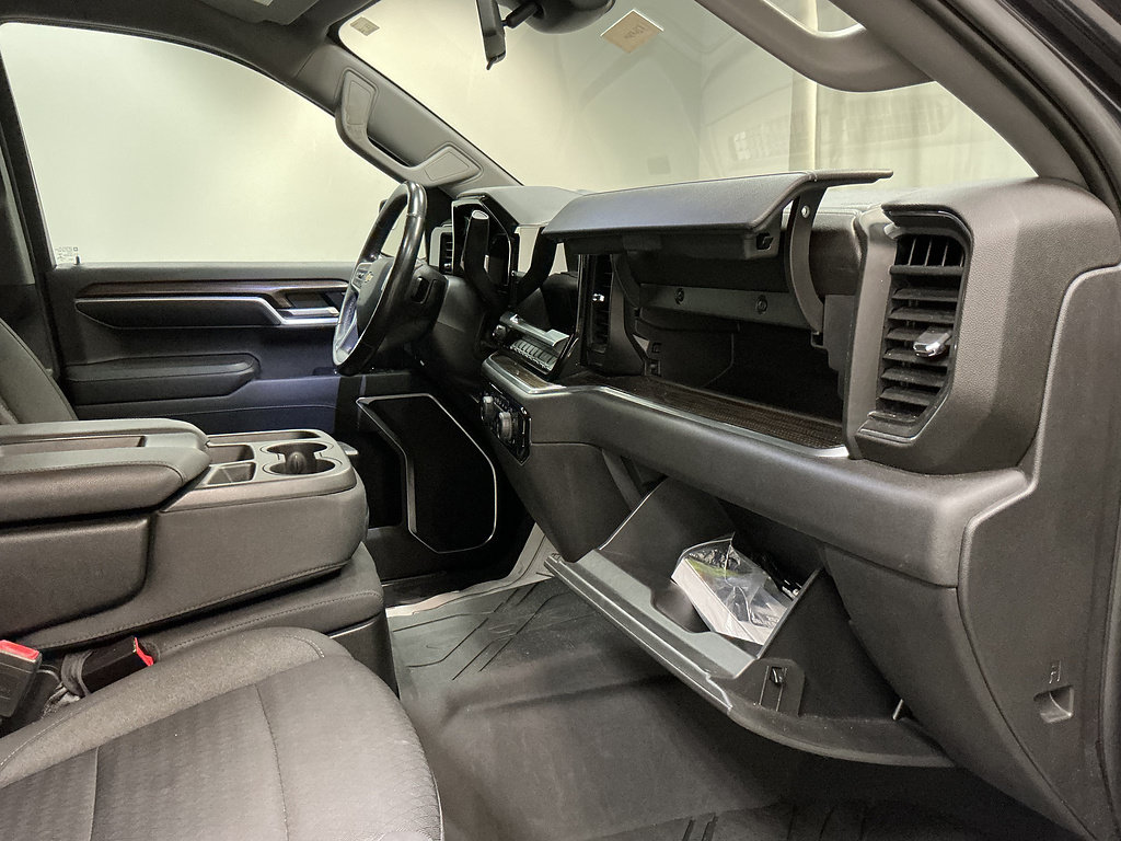 Used 2022 Chevrolet Silverado 1500 LT w/ Protection Package AWD/4WD image 32