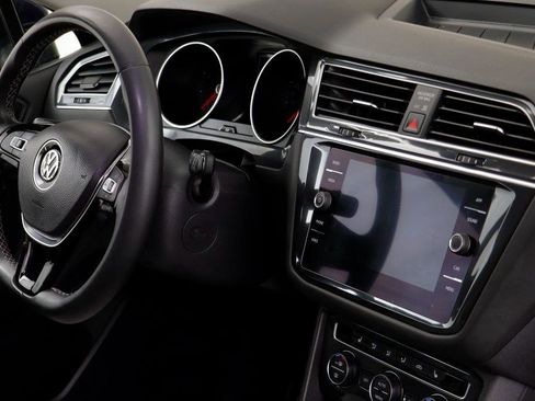 Used 2021 Volkswagen Tiguan SE image 20