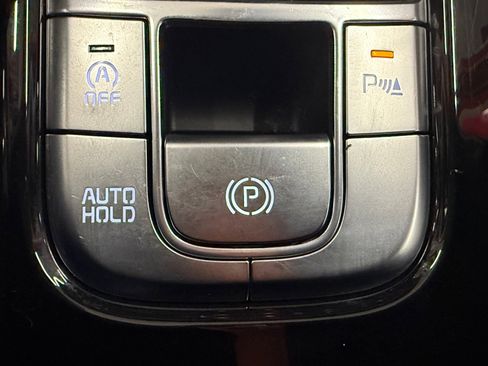 Used 2024 Kia Telluride EX w/ EX Captain's Chair Package image 44