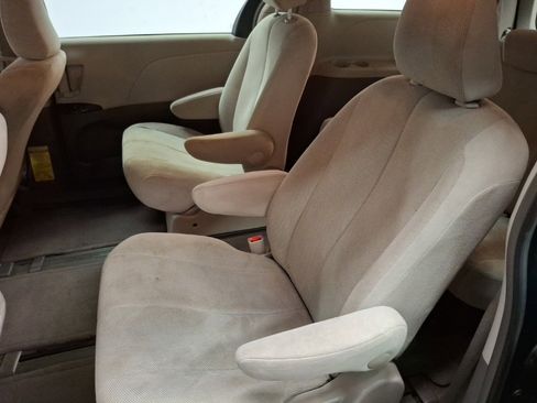 Used 2014 Toyota Sienna L image 13
