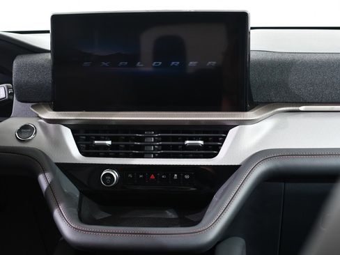 New 2025 Ford Explorer Active w/ Active Comfort Package image 9