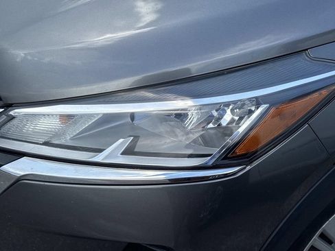Used 2021 Nissan Kicks S FWD image 4
