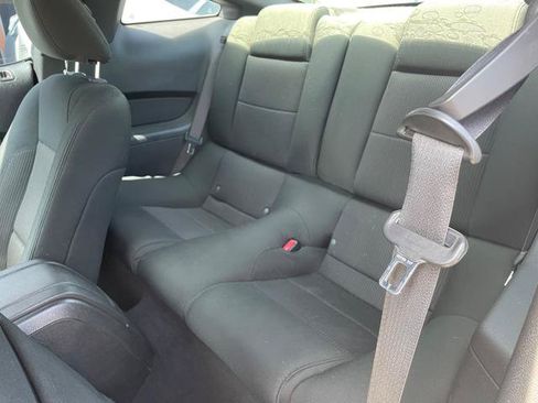 Used 2010 Ford Mustang GT RWD image 11