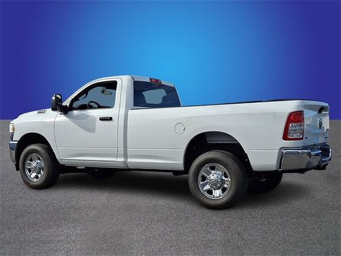 Used 2024 RAM 2500 Tradesman w/ Chrome Appearance Group image 6