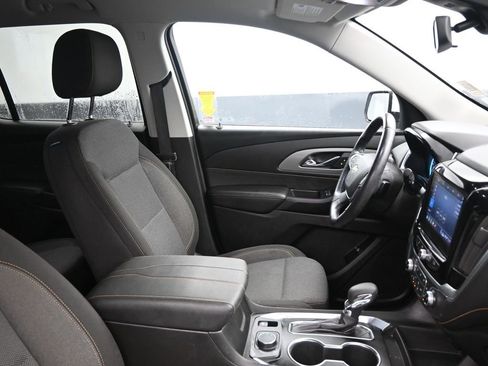 Used 2021 Chevrolet Traverse LT image 14