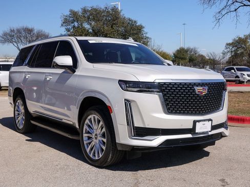 Certified 2024 Cadillac Escalade Luxury image 6