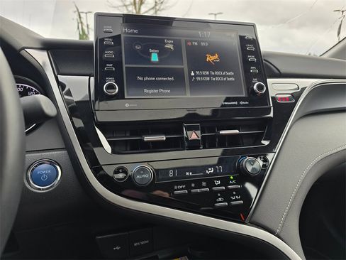 Used 2024 Toyota Camry SE w/ Audio Upgrade Package image 17