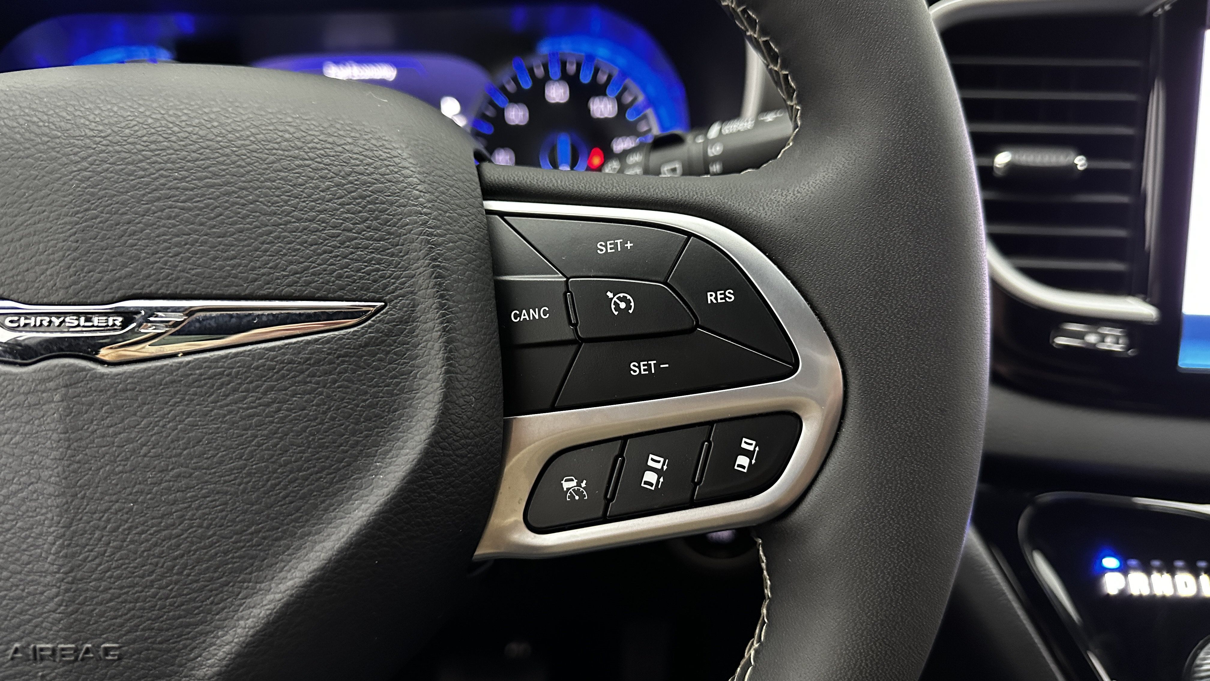 Used 2025 Chrysler Pacifica Select FWD image 22