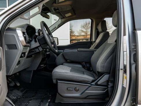 Used 2023 Ford F150 XLT w/ XTR Package image 34