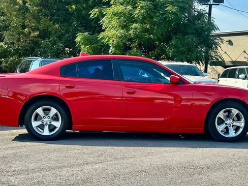 Used 2017 Dodge Charger R/T RWD image 2