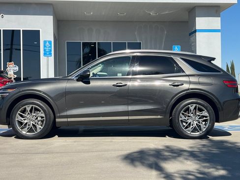 Used 2025 Genesis GV70 2.5T AWD/4WD image 8