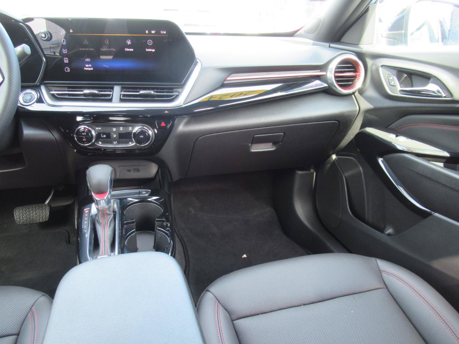 Used 2024 Chevrolet Trax RS w/ Sunroof Package FWD image 15