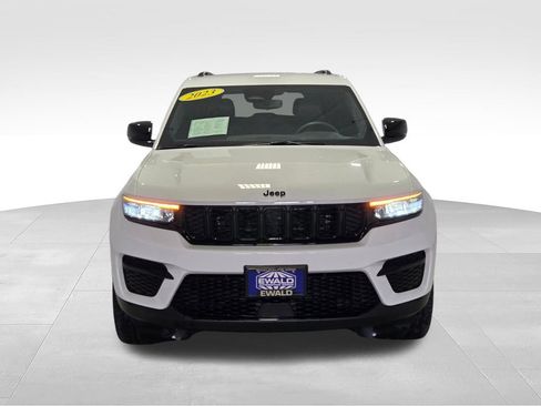 Certified 2023 Jeep Grand Cherokee Altitude AWD/4WD image 20