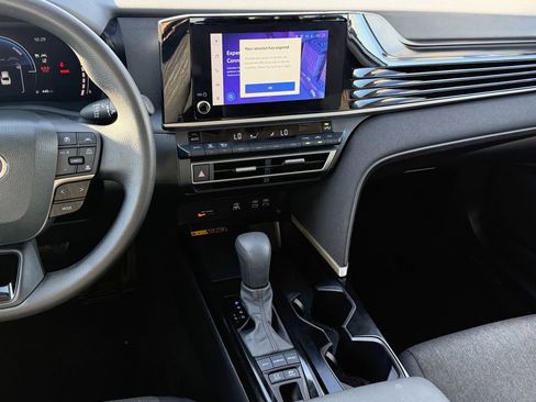 Used 2025 Toyota Camry LE FWD image 17