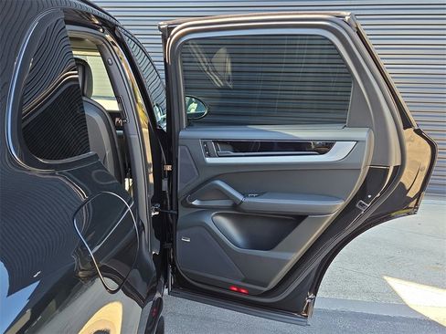 New 2026 Porsche Cayenne E-Hybrid image 23