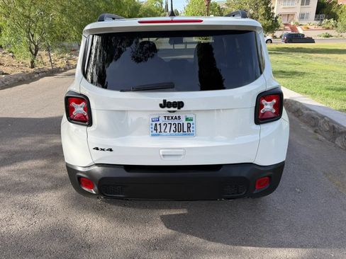 Used 2020 Jeep Renegade Altitude AWD/4WD image 4