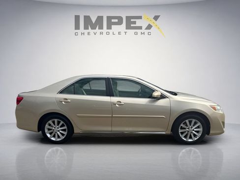Used 2012 Toyota Camry XLE FWD image 6