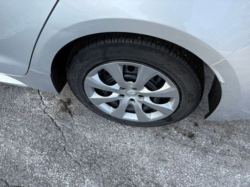 Used 2025 Toyota Corolla LE image 28