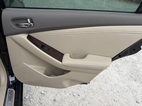 Used 2010 Nissan Altima 2.5 SL w/ SL Pkg FWD image 18