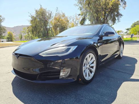 Used 2018 Tesla Model S 75D image 3