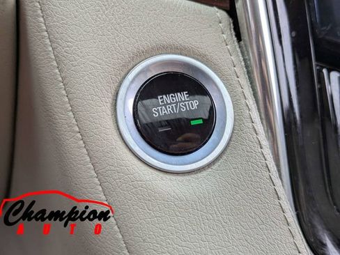 Used 2017 Cadillac Escalade Premium Luxury RWD image 35