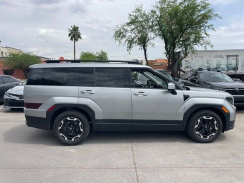 Used 2025 Hyundai Santa Fe SEL image 3