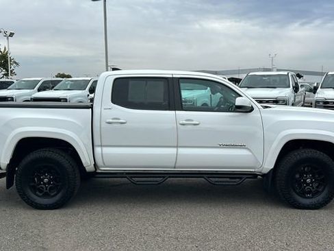 Used 2019 Toyota Tacoma SR5 image 2