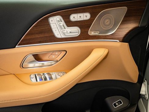 New 2026 Mercedes-Benz GLS 450 4MATIC image 25