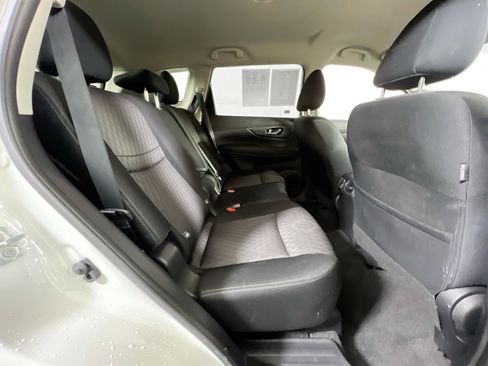 Used 2020 Nissan Rogue SV AWD/4WD image 25