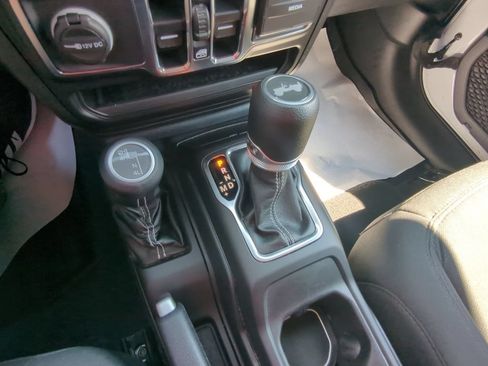 Used 2021 Jeep Wrangler Unlimited Sahara w/ Safety Group AWD/4WD image 20