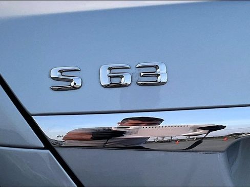 Used 2015 Mercedes-Benz S 63 AMG 4MATIC Sedan w/ Driver Assistance Package image 8