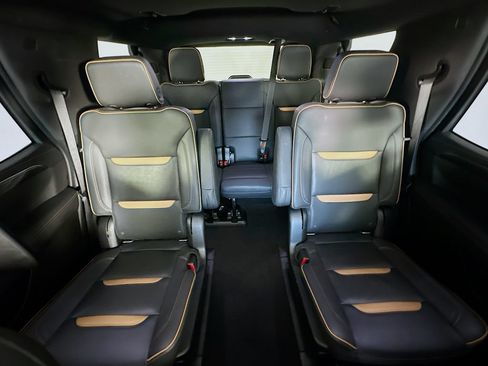Used 2021 GMC Yukon AT4 w/ AT4 Premium Plus Package AWD/4WD image 13