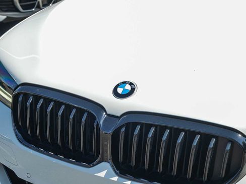 Used 2023 BMW 530i w/ M Sport Package RWD image 9