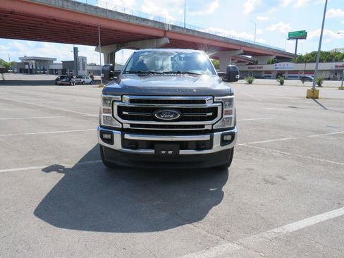 Used 2021 Ford F250 Lariat w/ Lariat Value Package image 3