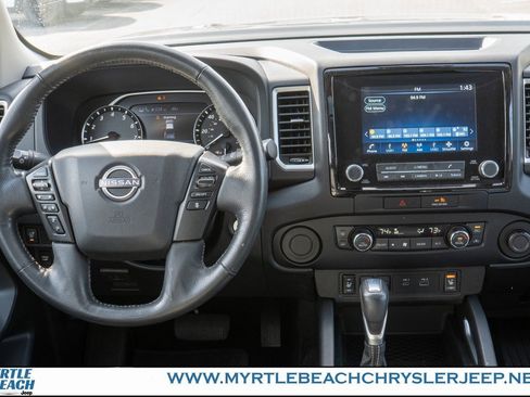 Used 2022 Nissan Frontier SV w/ SV Premium Package image 14