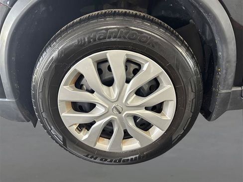 Used 2019 Nissan Rogue S AWD/4WD image 22