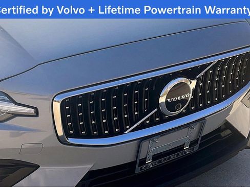 Certified 2025 Volvo V60 B5 Cross Country Plus image 37