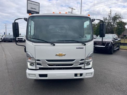 Used 2024 Chevrolet Low Cab Forward image 8