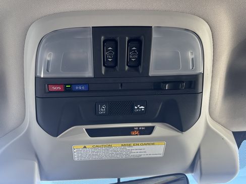 Used 2018 Subaru Crosstrek 2.0i Limited image 25