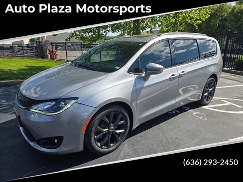 Used 2020 Chrysler Pacifica Limited w/ Advanced Safetytec Group FWD image 1