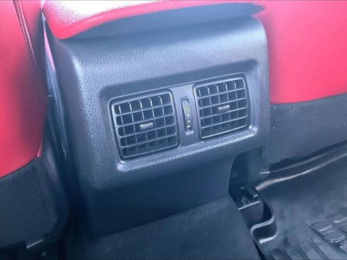 Used 2019 Toyota Camry XSE FWD image 33