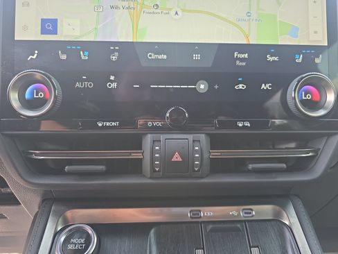 Used 2026 Lexus GX 550 w/ Accessory Package (2T) AWD/4WD image 21