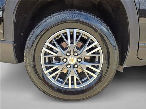 Used 2024 Chevrolet Traverse LT image 22