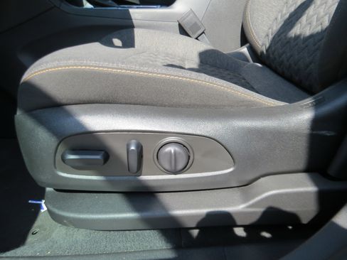 Used 2024 Chevrolet Equinox LT AWD/4WD image 16