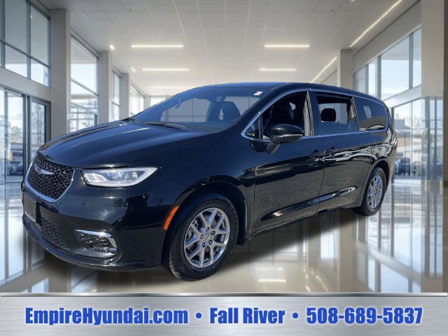 Used 2025 Chrysler Pacifica Select FWD 360° Tour