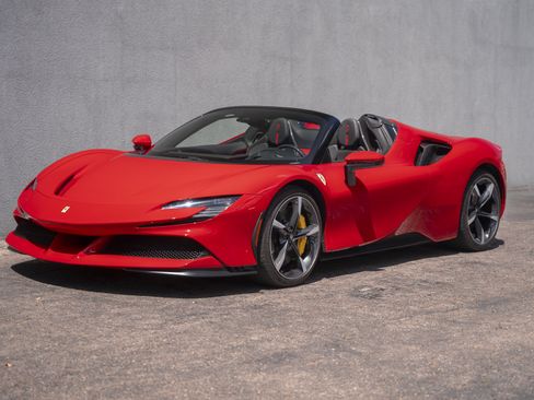 Used 2022 Ferrari SF90 Spider AWD/4WD image 1